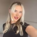 @happywithholls the food influencer