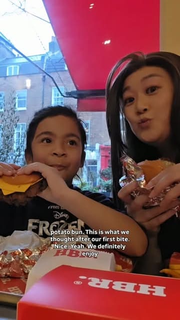 A vlog-style review of HBR Burger in London, showcasing the preparation of their smashed beef burgers and the dining experience with family.