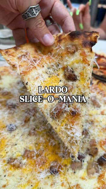 A fast-paced, engaging review of Lardo, a pizza restaurant in Hackney, London. The video features the creator visiting the venue, showcasing the pizza-making process, the outdoor seating area, and tasting several pizzas, including a carbonara pizza. The video also promotes the venue's upcoming appearance at the Slice-O-Mania pizza festival.