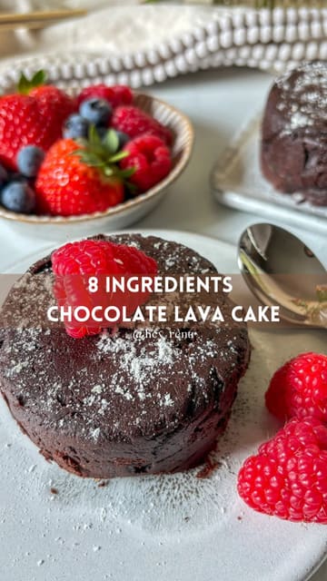 A short, instructional video demonstrating how to make a chocolate lava cake using a blender, featuring clear steps and a visually appealing final result.