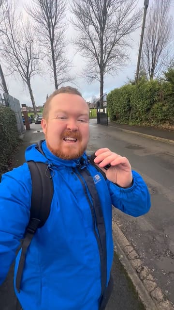 A creator visits 'Snack Attacks' in Norman Scott Park to review their 'Attack Breakfast'. He highlights the value for money, the quality of the ingredients, and the community-focused nature of the cafe, including their community larder.