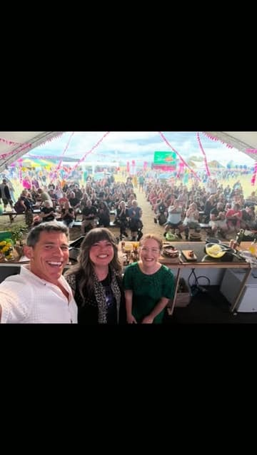 A recap video of the Car Fest event, featuring cooking demonstrations by various chefs, including a T-bone steak and a Basque cheesecake.