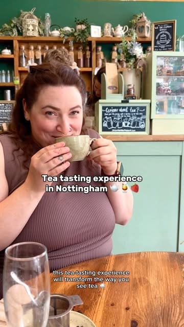A vlog-style video showcasing a tea tasting workshop at Biscuit & Brew in Nottingham, featuring various tea-based drinks like lattes and mocktails, as well as tea-infused treats.