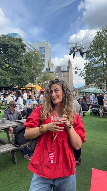 A fast-paced vlog documenting a day at the Edinburgh Fringe Festival, featuring visits to various venues like the Assembly Rooms and Gilded Balloon. The creator samples food and drinks from multiple stalls, including The Carb Club and Coop, and attends several shows, offering a candid review of the experiences.