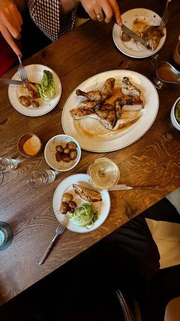 A promotional video for The Keelson in Edinburgh, showcasing its rotisserie chicken, seasonal menu, and warm, modern pub atmosphere.