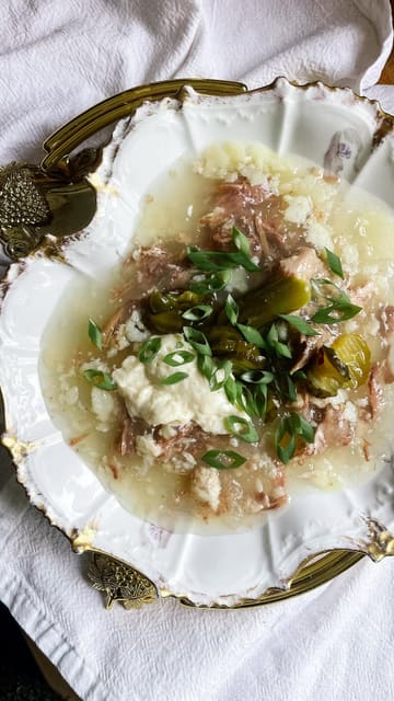 A step-by-step recipe video demonstrating how to make traditional Russian Holodets (meat jelly) at home, featuring the creator explaining the process and benefits.