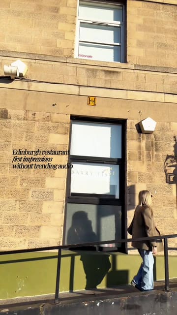 A vlog-style review of a dinner at Barry Fish in Edinburgh, featuring the group's reactions to the menu and dishes.