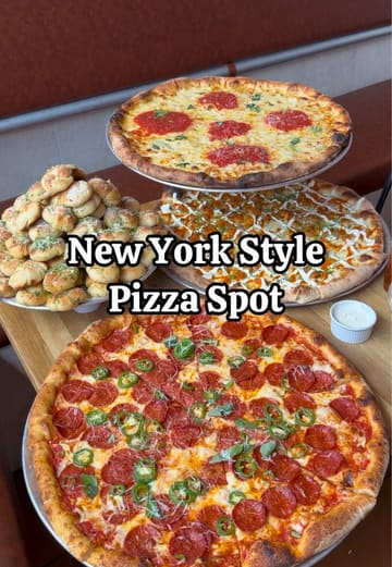 A fast-paced, engaging review of Tony's New York Pizza in London, showcasing their thin-crust slices, garlic dough balls, buffalo wings, mozzarella sticks, and cinnamon puffs.