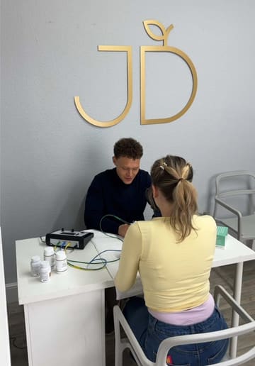The creator visits JD Testing in Chester for an intolerance test, explaining the process, the cost, and the results provided on the same day.