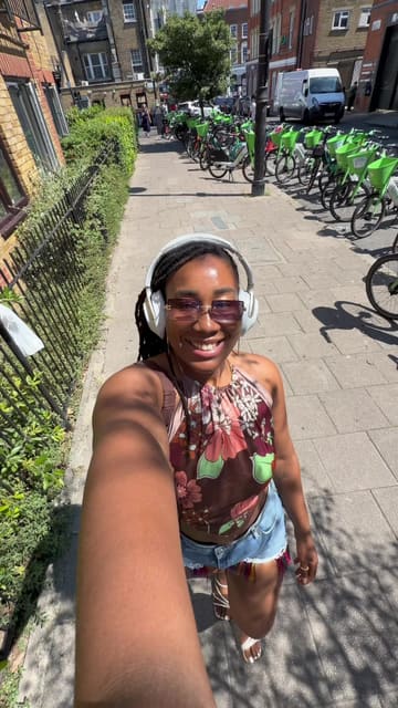 A high-energy vlog-style review of a bottomless brunch at The Merge in Brixton, showcasing the Afro-fusion menu, drinks, and atmosphere.