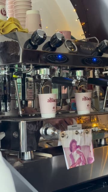 A short, engaging vlog-style video featuring a visit to Afuera, a coffee trailer located between North Shields and Tynemouth. The creator highlights the menu, the coffee-making process, and the location, providing a friendly recommendation for viewers.