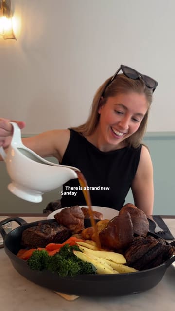 A review of the 'Board Sundays' roast experience at The Hoxton hotel in Edinburgh, featuring a family-style sharing roast and a selection of board games in the hotel lobby.