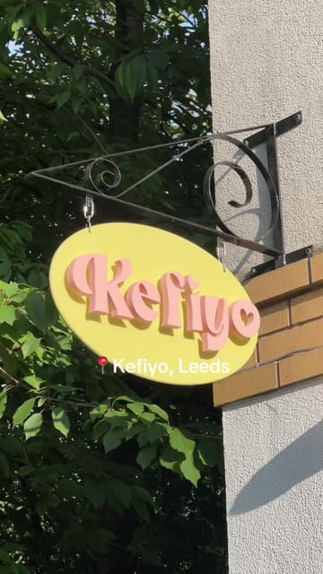A short promotional video for Kefiyo in Leeds, showcasing their frozen yogurt, acai bowls, and matcha drinks. The video features quick cuts of the toppings bar, the preparation of bowls with chocolate sauce, and the final products, highlighting the customisable nature of the menu.