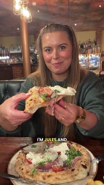 The video features a creator visiting Copper Cogs in Long Eaton, showcasing their evening menu including pizza, burgers, bruschetta, and cocktails. The creator provides a personal review, highlighting the quality of the food and the atmosphere of the venue, while also mentioning a promotional offer.