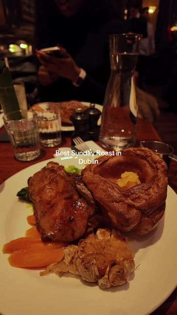 A short, energetic reel capturing a Sunday roast experience at Hawksmoor in Dublin, featuring shots of the venue's interior, the menu, the main course, and dessert.