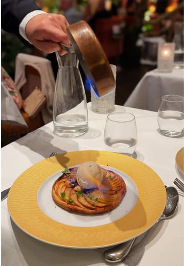 A review of the 'Sensational Saturday' set menu at The Ivy in Nottingham, showcasing the food, atmosphere, and value of the deal.