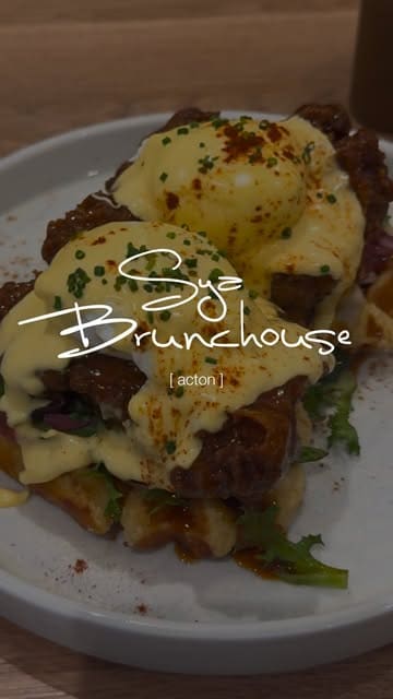 A short review of Sya Brunchouse in Acton, featuring a Waffle Supreme with BBQ chicken and a Cookie Butter Matcha.