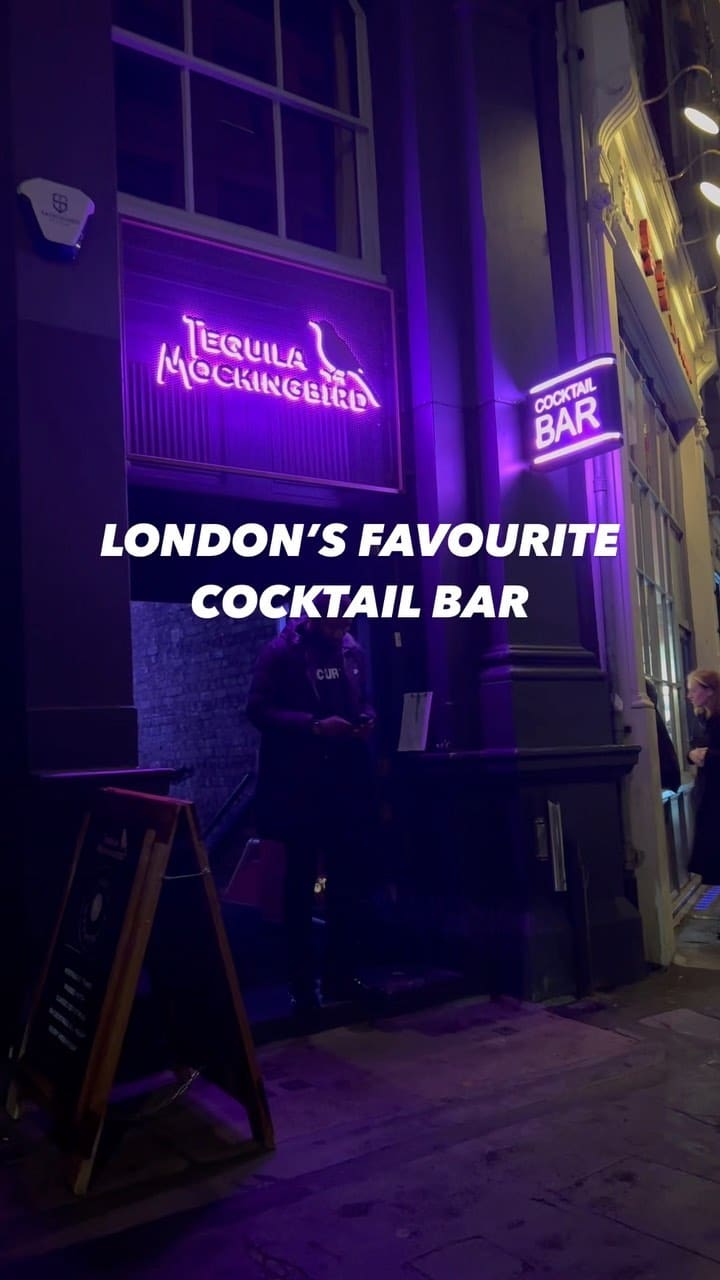 This video showcases Tequila Mockingbird, a cocktail bar in Covent Garden, London. It features various cocktails, including the Virgin mint & lime cooler, English garden, Disney princess, Mockingbird margarita, Foursome, 99 problems, Mockingbird old fashioned, Island punch, Berrylicious, The ghost, and Mockingbird zombie, as well as tequila shots. The video highlights the bar's ambiance, including neon signs, decor, and a photo booth. It emphasizes the bar's lively atmosphere and great service.  The main focus is on the overall experience of visiting the bar, with a brief mention of a mocktail that the influencer did not enjoy.