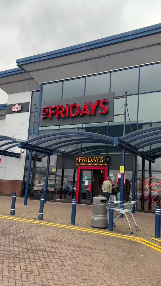 A review of the 'Everyday Trio' meal deal at TGI Fridays, featuring a starter, main, and soft drink for a set price. The video shows the menu, the food items including corn ribs, chicken quesadilla, and cajun mushroom wrap, as well as the venue interior.